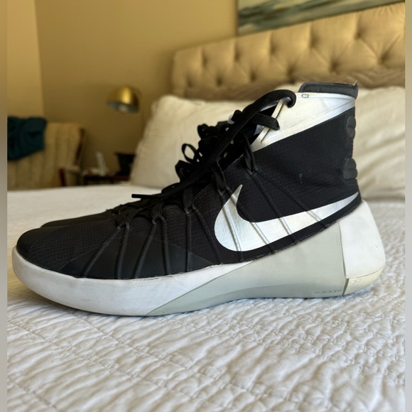 Nike Hyperdunk Basketball Mens Shoes size 11 - Picture 1 of 9